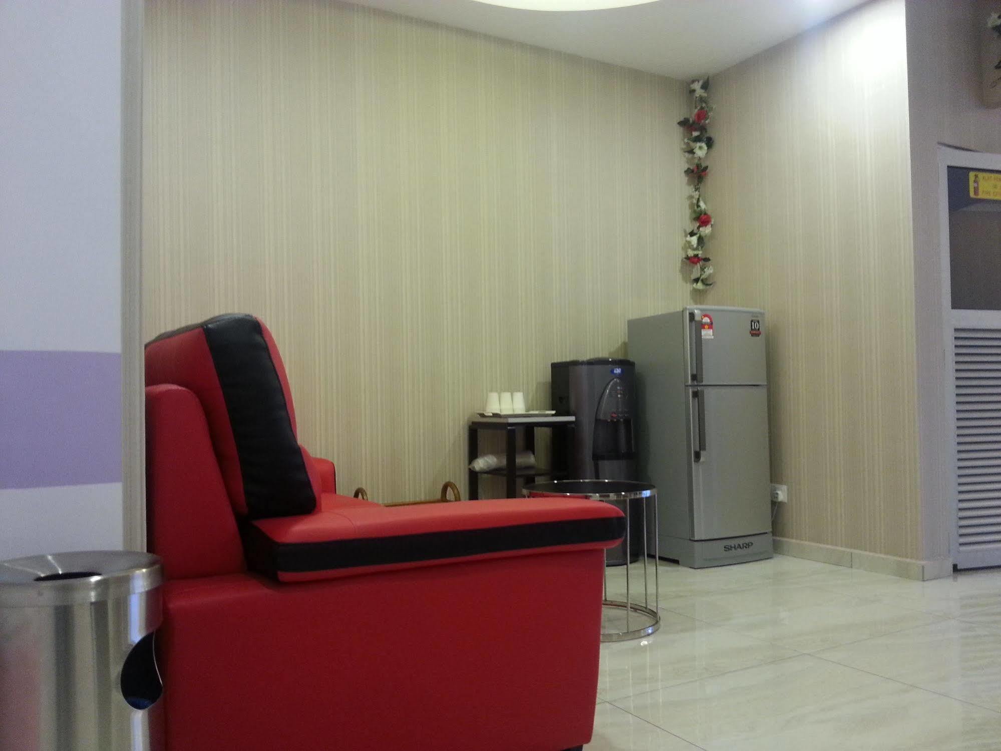 Palazzo Hotel Kulai Bagian luar foto