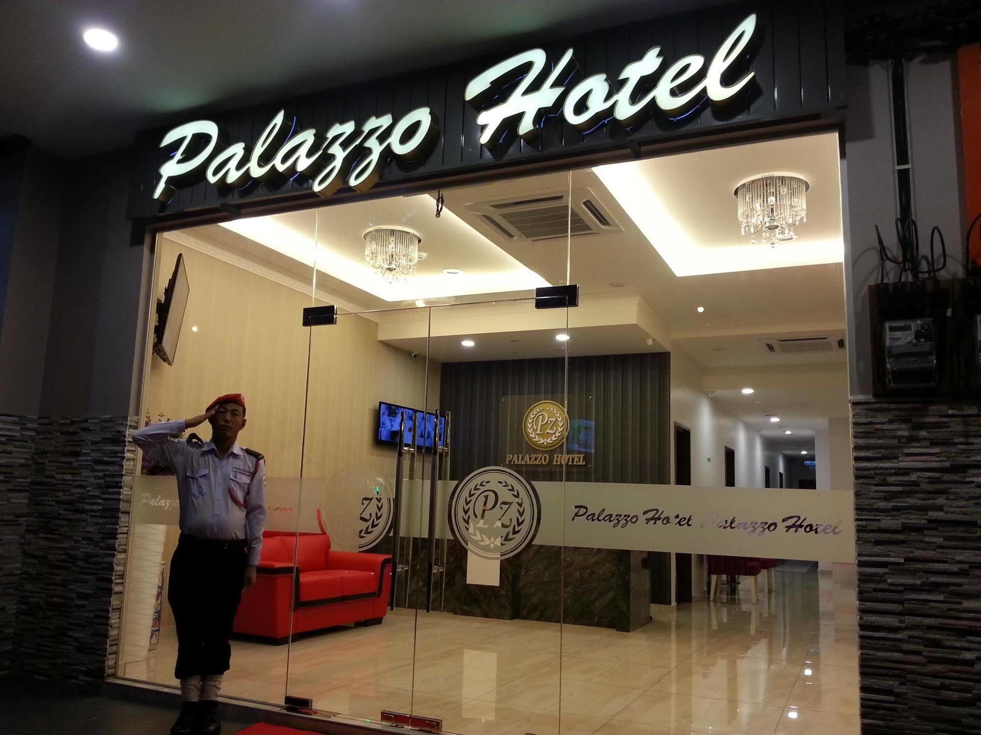 Palazzo Hotel Kulai Bagian luar foto