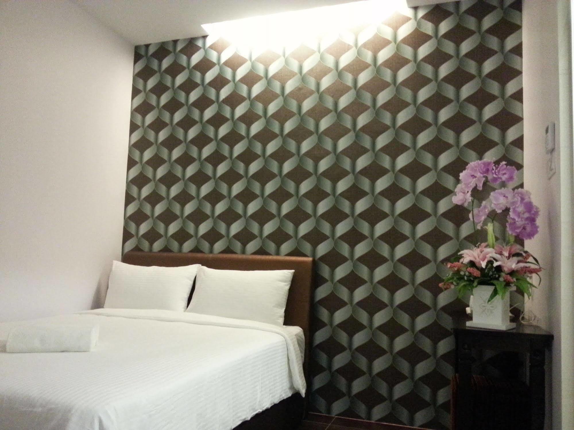 Palazzo Hotel Kulai Bagian luar foto