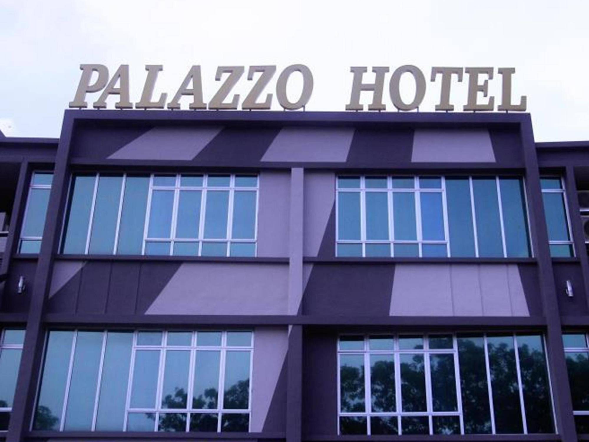 Palazzo Hotel Kulai Bagian luar foto