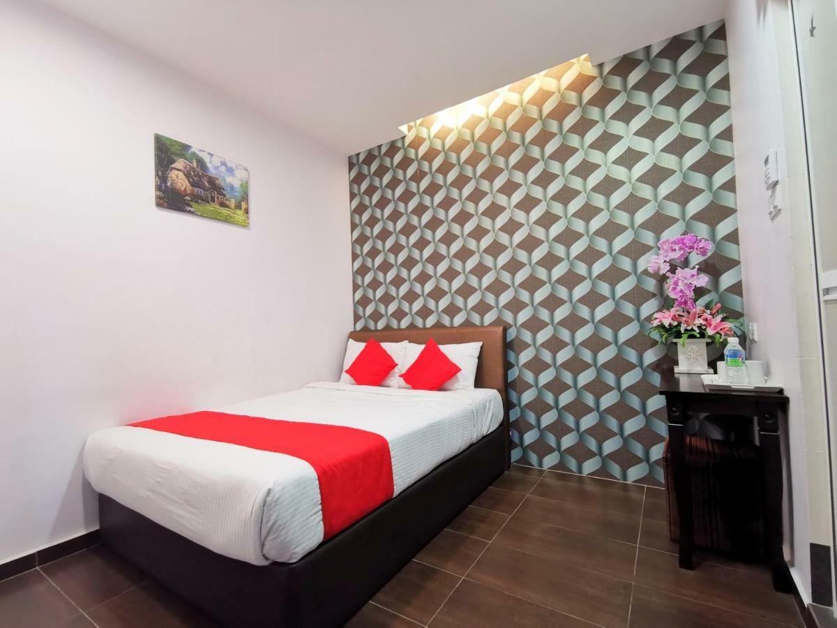 Palazzo Hotel Kulai Bagian luar foto