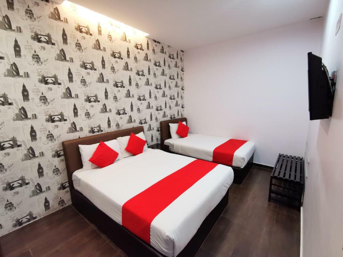 Palazzo Hotel Kulai Bagian luar foto