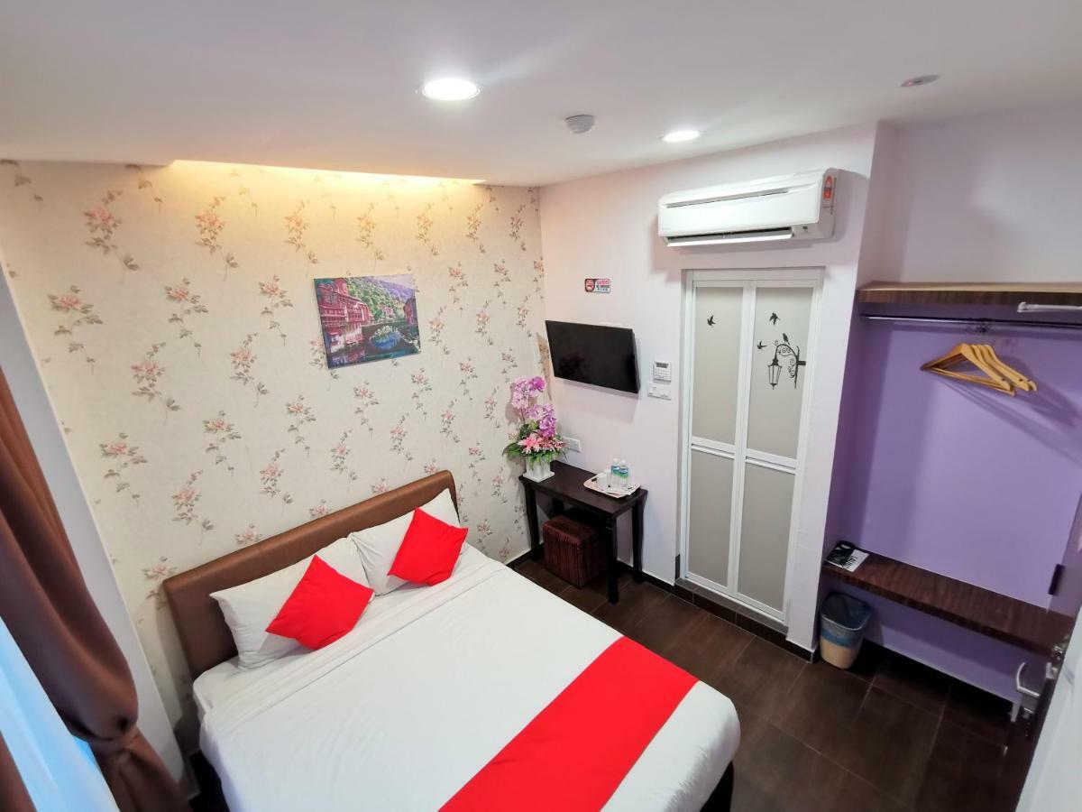 Palazzo Hotel Kulai Bagian luar foto