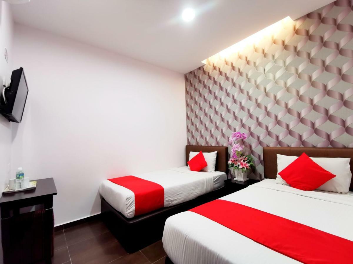 Palazzo Hotel Kulai Bagian luar foto