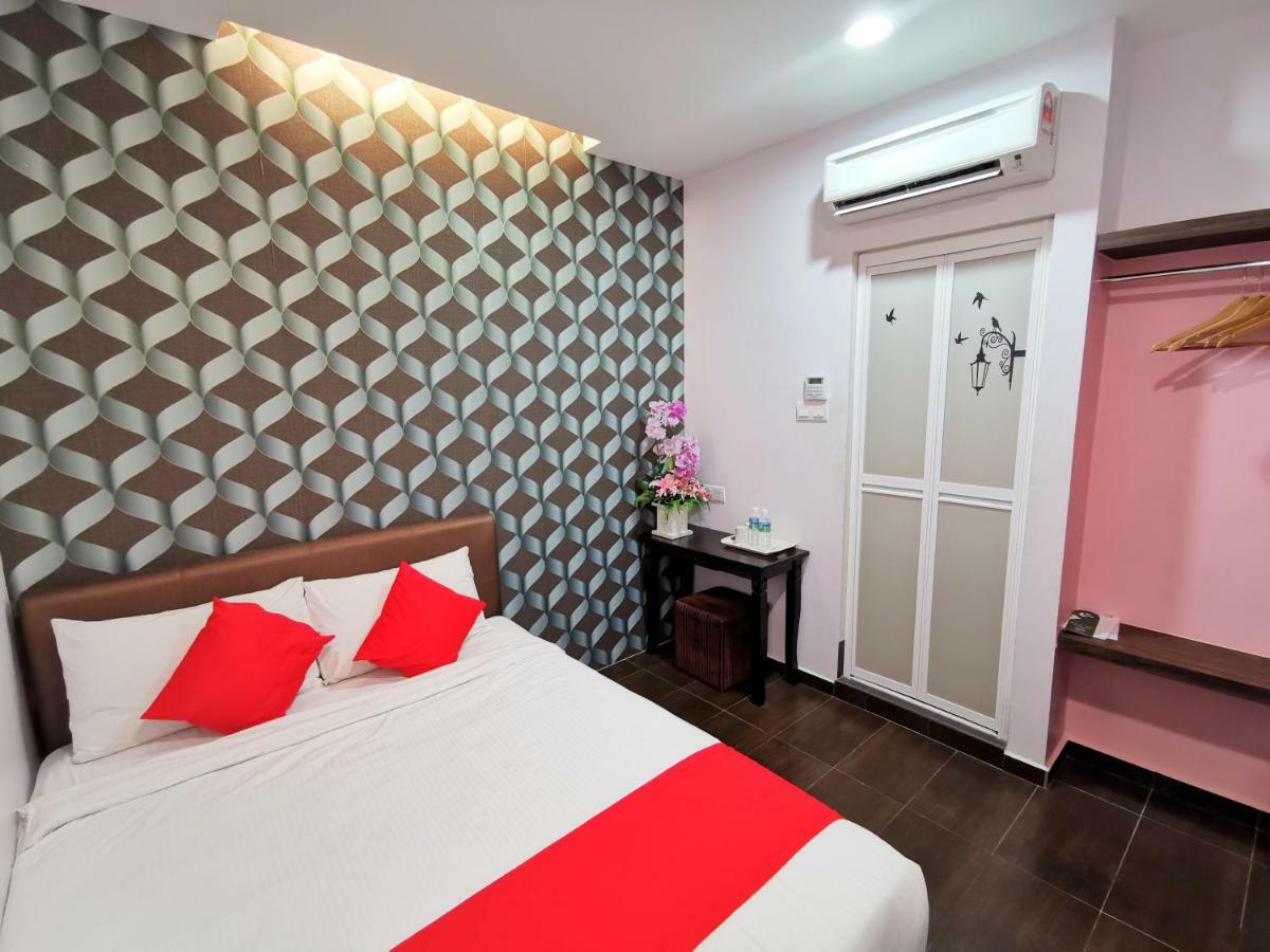 Palazzo Hotel Kulai Bagian luar foto
