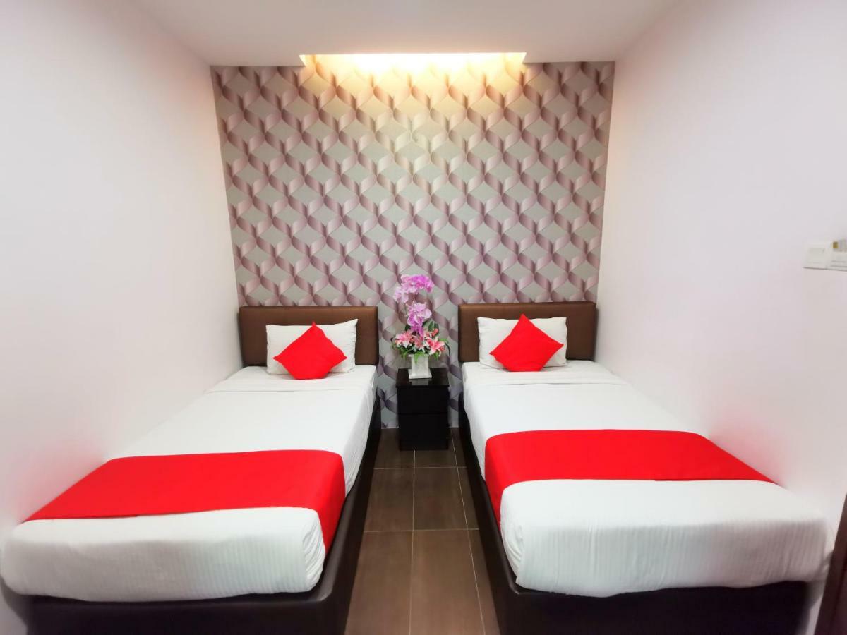 Palazzo Hotel Kulai Bagian luar foto