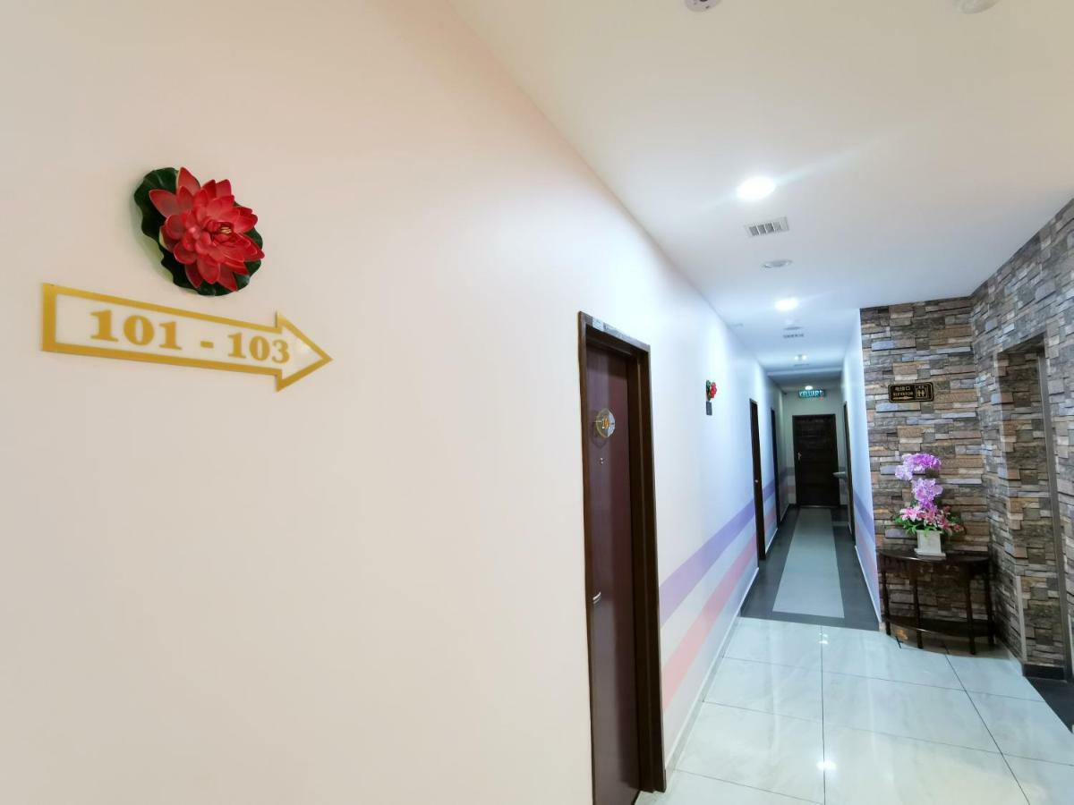 Palazzo Hotel Kulai Bagian luar foto
